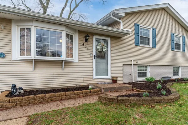 $265,000 | 402 West Sheridan Drive, Eldridge, IA 52748