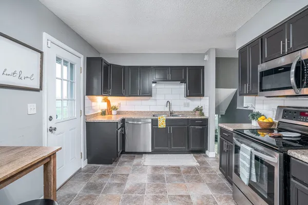 $265,000 | 402 West Sheridan Drive, Eldridge, IA 52748