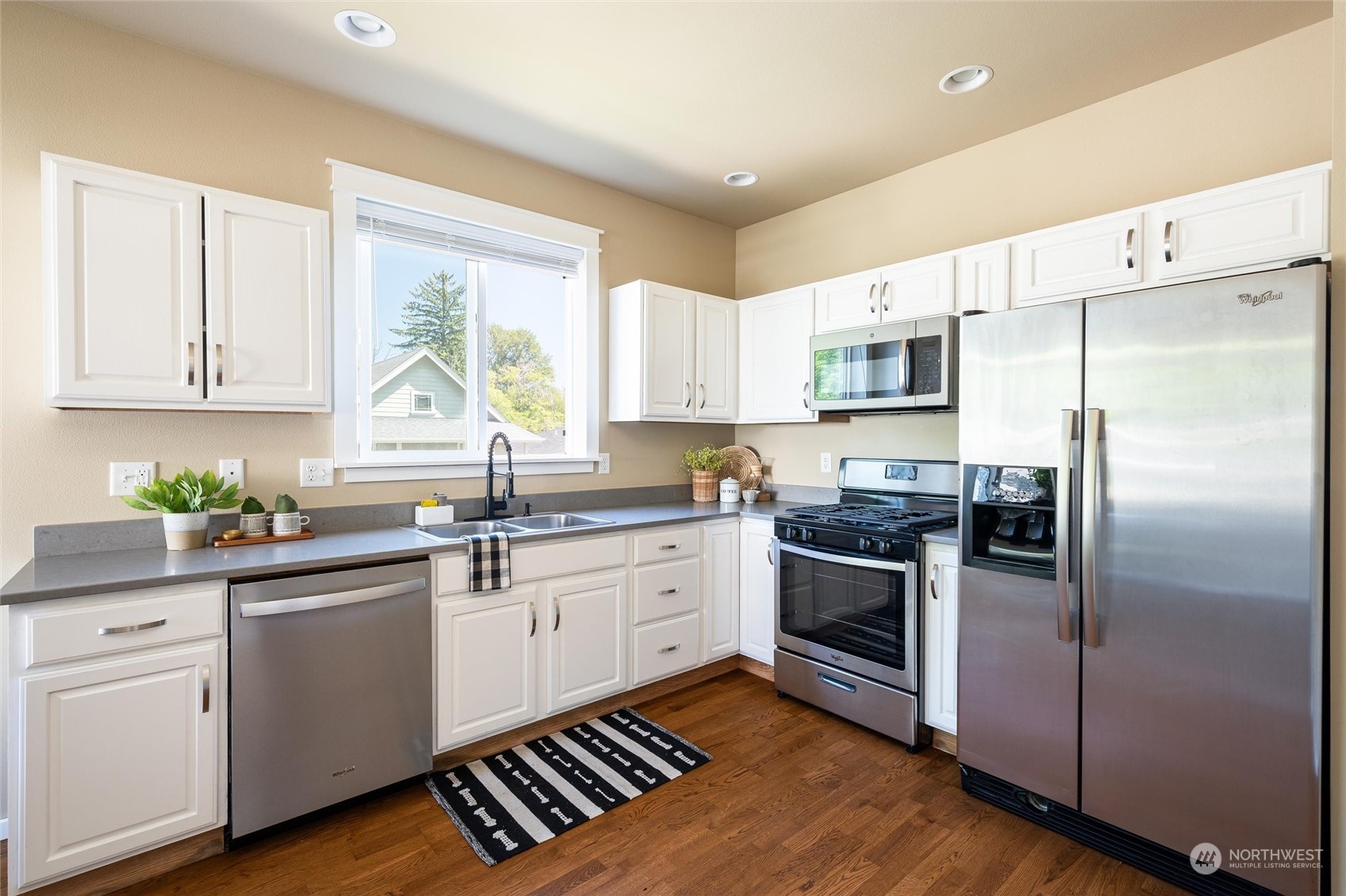 2098 Roxy Loop Ferndale, WA 98248 - Photo 14 of 40 Gallery Image 14