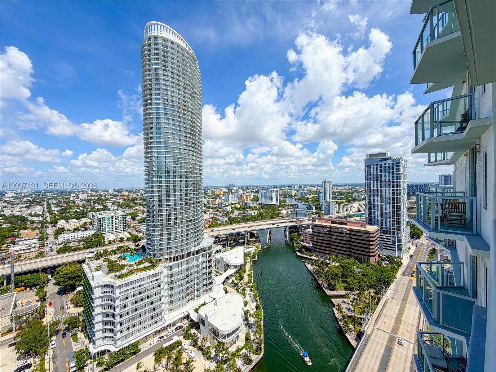 185 Southwest 7th Street, Unit 2900 Miami, FL 33130 - Photo 1 of 37