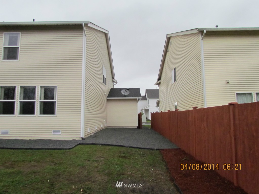 2803 Southeast 4th Street Renton, WA 98056 - Photo 14 of 19