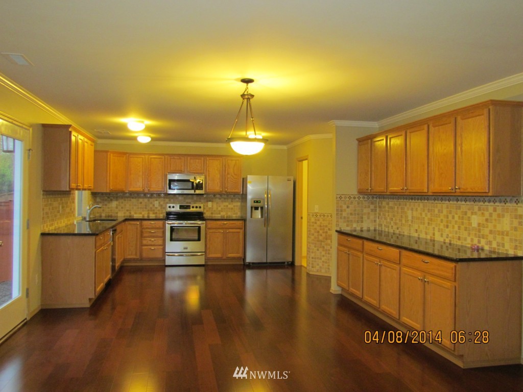 2803 Southeast 4th Street Renton, WA 98056 - Photo 4 of 19