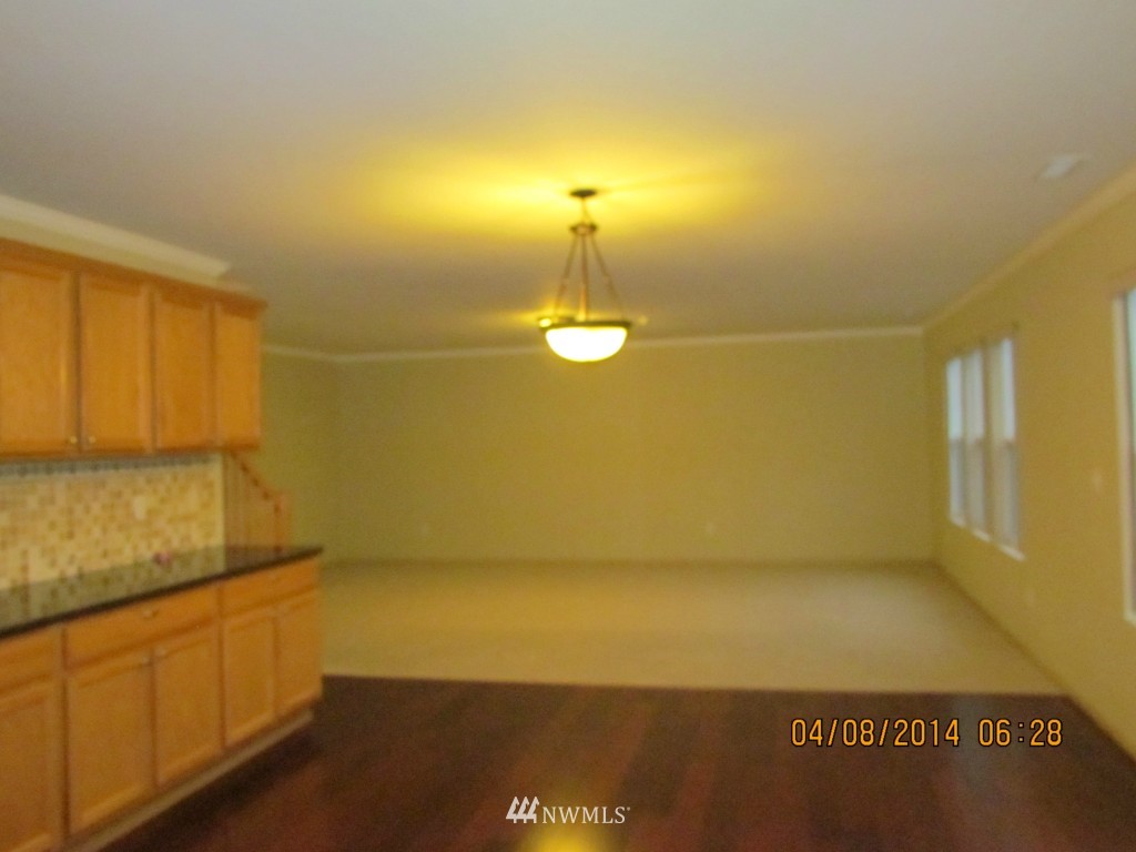 2803 Southeast 4th Street Renton, WA 98056 - Photo 6 of 19