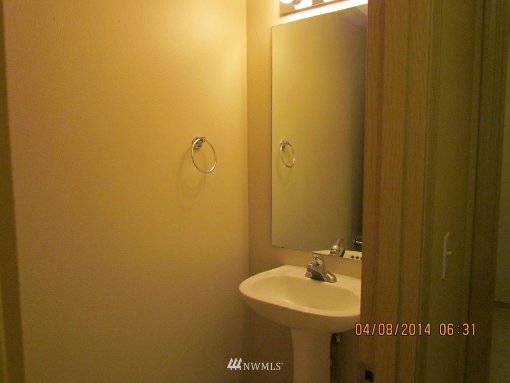 2803 Southeast 4th Street Renton, WA 98056 - Photo 7 of 19