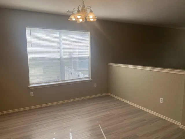 $1,870 | 380 Wetzel, Kyle, TX 78640