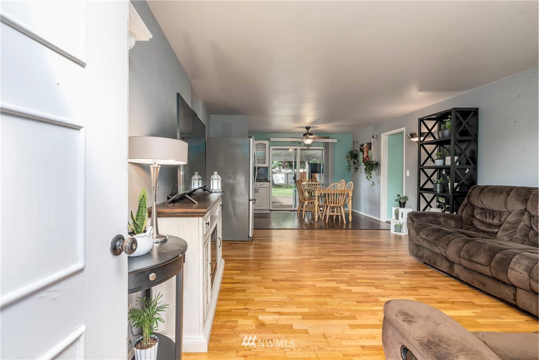 11722 Military Road Southwest Lakewood, WA 98498 - Photo 5 of 25 Gallery Image 5