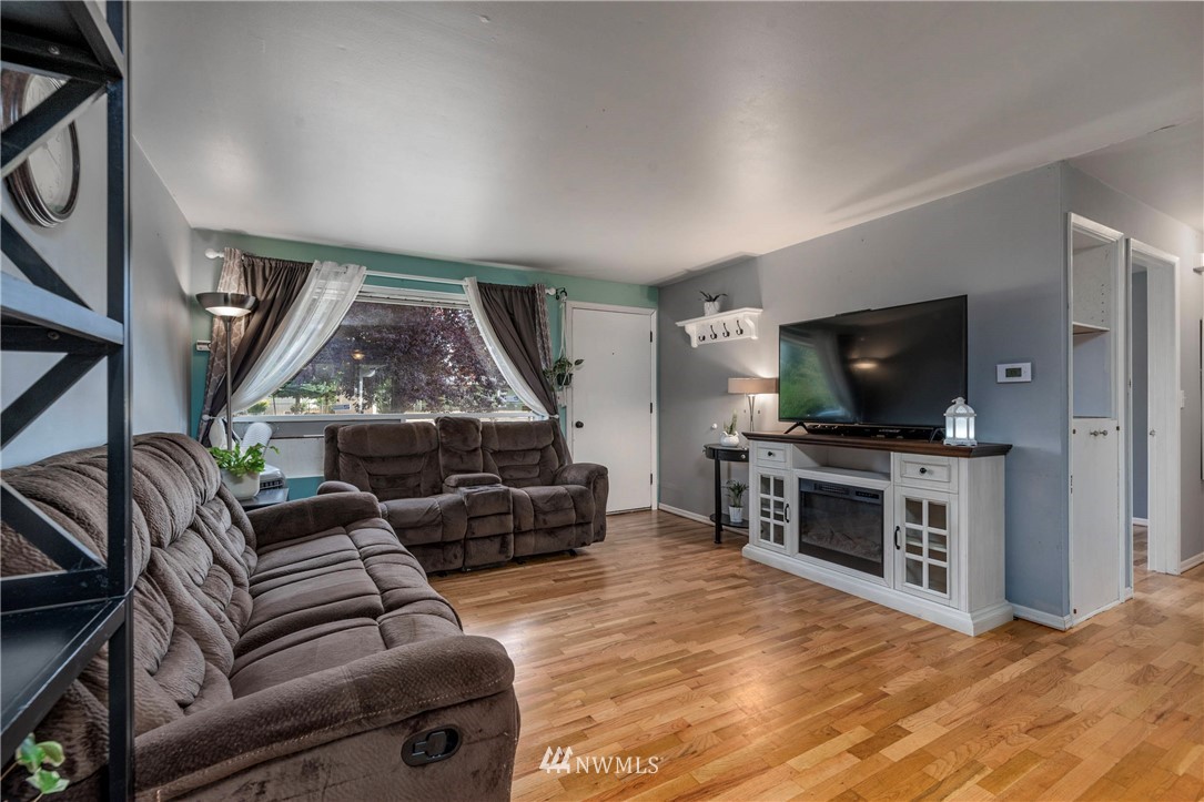11722 Military Road Southwest Lakewood, WA 98498 - Photo 6 of 25 Gallery Image 6