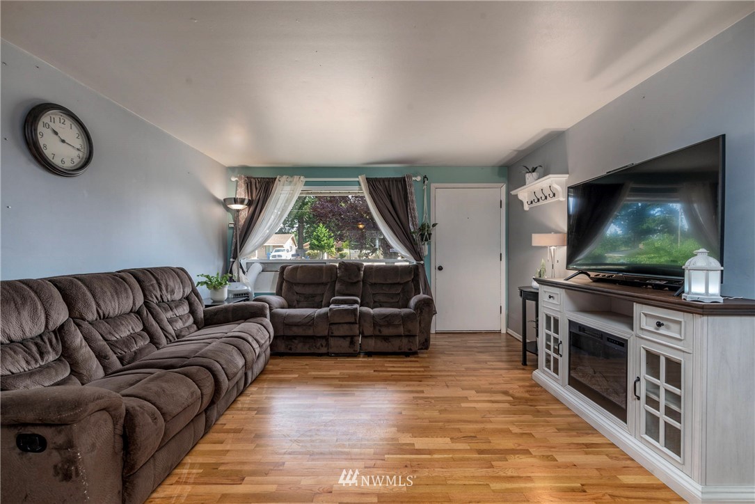 11722 Military Road Southwest Lakewood, WA 98498 - Photo 7 of 25 Gallery Image 7