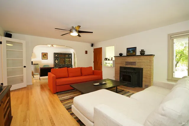 $1,995,000 | 109 Glass Mountain Lane, St. Helena, CA 94574