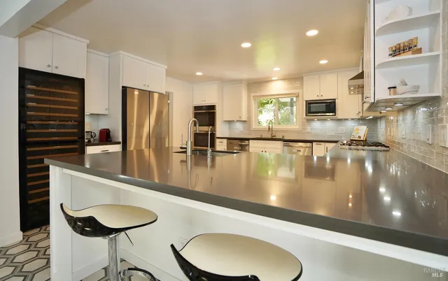 $1,995,000 | 109 Glass Mountain Lane, St. Helena, CA 94574