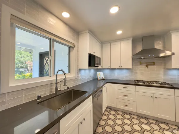 $1,995,000 | 109 Glass Mountain Lane, St. Helena, CA 94574