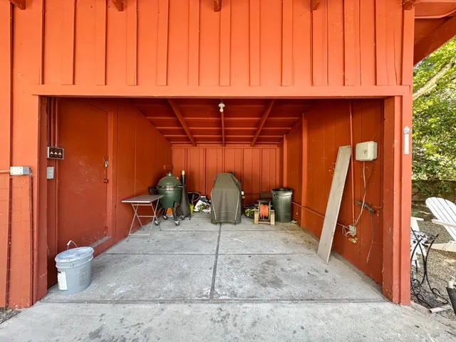 $1,995,000 | 109 Glass Mountain Lane, St. Helena, CA 94574