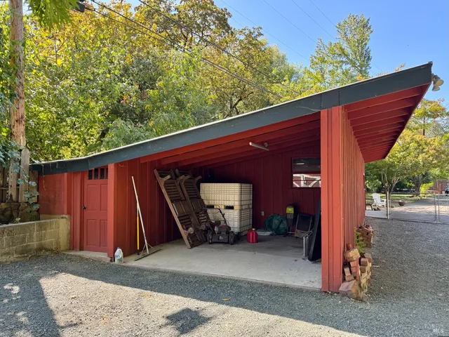 $1,995,000 | 109 Glass Mountain Lane, St. Helena, CA 94574