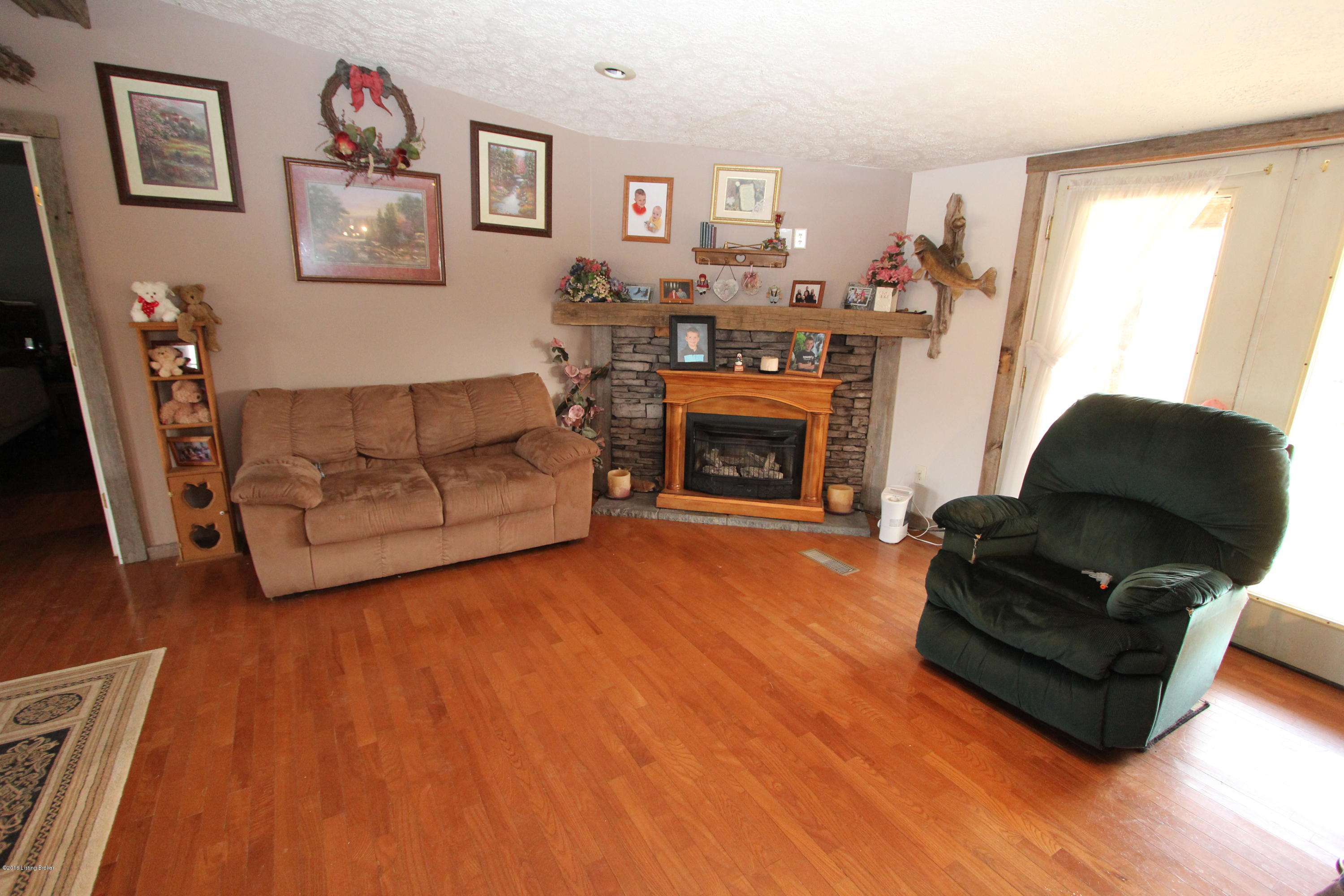 360 Goodlett Road Salvisa, KY 40372 - Photo 20 of 34 Great Room (2)
