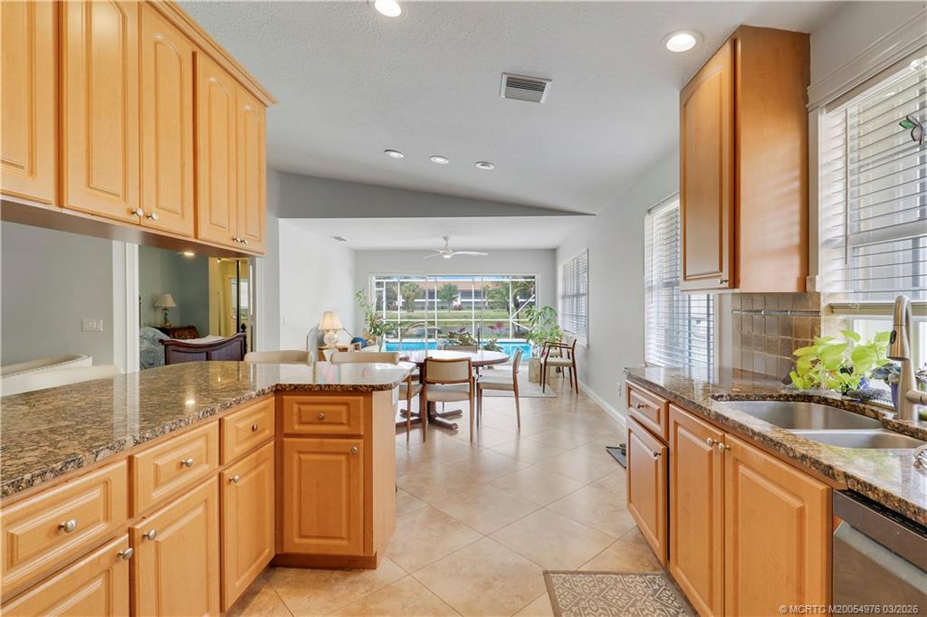 107 Brier Circle Jupiter, FL 33458 - Photo 5 of 36