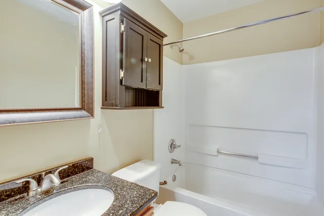 $2,100 | 2492 Dickens Drive, Unit 2492, Aurora, IL 60503