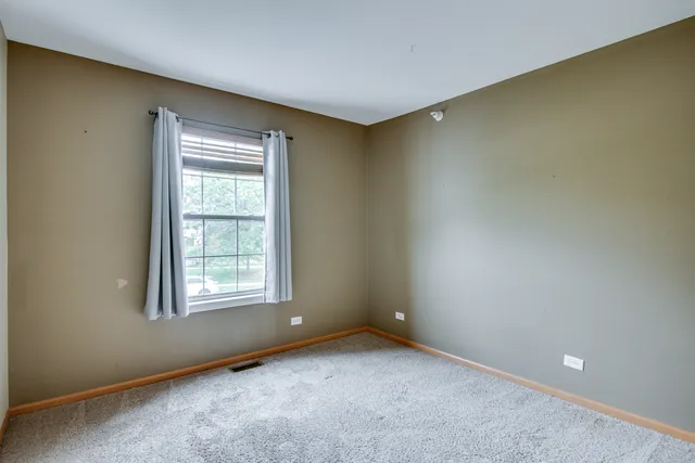 $2,100 | 2492 Dickens Drive, Unit 2492, Aurora, IL 60503