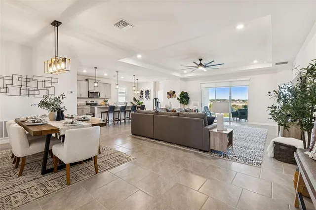 $539,500 | 9882 Shoreline Vw Way, Wesley Chapel, FL 33545