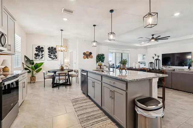 $539,500 | 9882 Shoreline Vw Way, Wesley Chapel, FL 33545