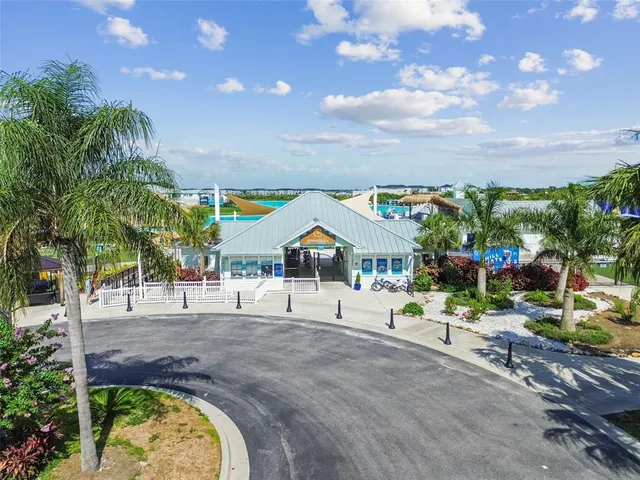 $539,500 | 9882 Shoreline Vw Way, Wesley Chapel, FL 33545