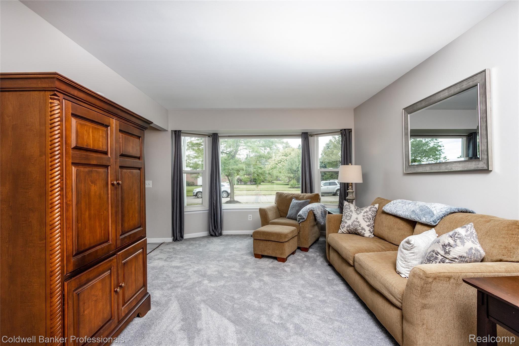 46138 Doubletree Road Canton, MI 48187 - Photo 8 of 51 Living Room