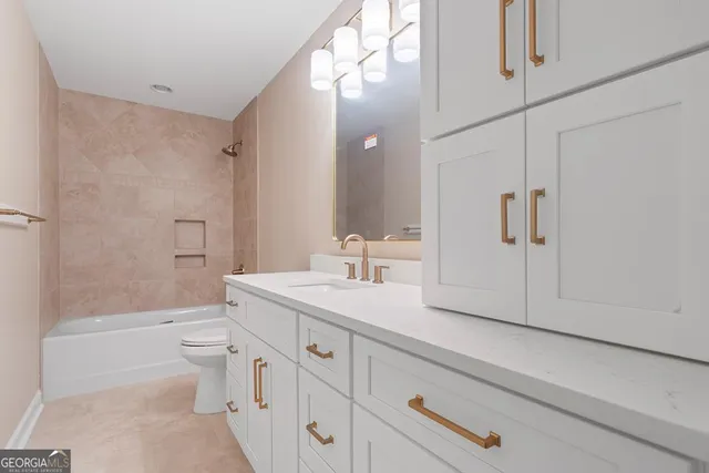 $1,650,000 | 211 Lakecrest Drive Northeast, Milledgeville, GA 31061