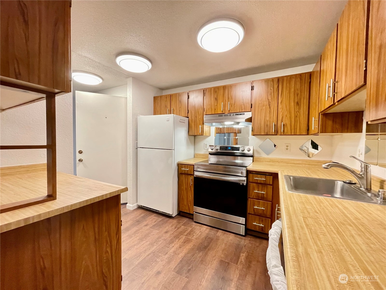 1150 Sunset Boulevard Northeast, Unit 323 Renton, WA 98056 - Photo 3 of 13 Gallery Image 3
