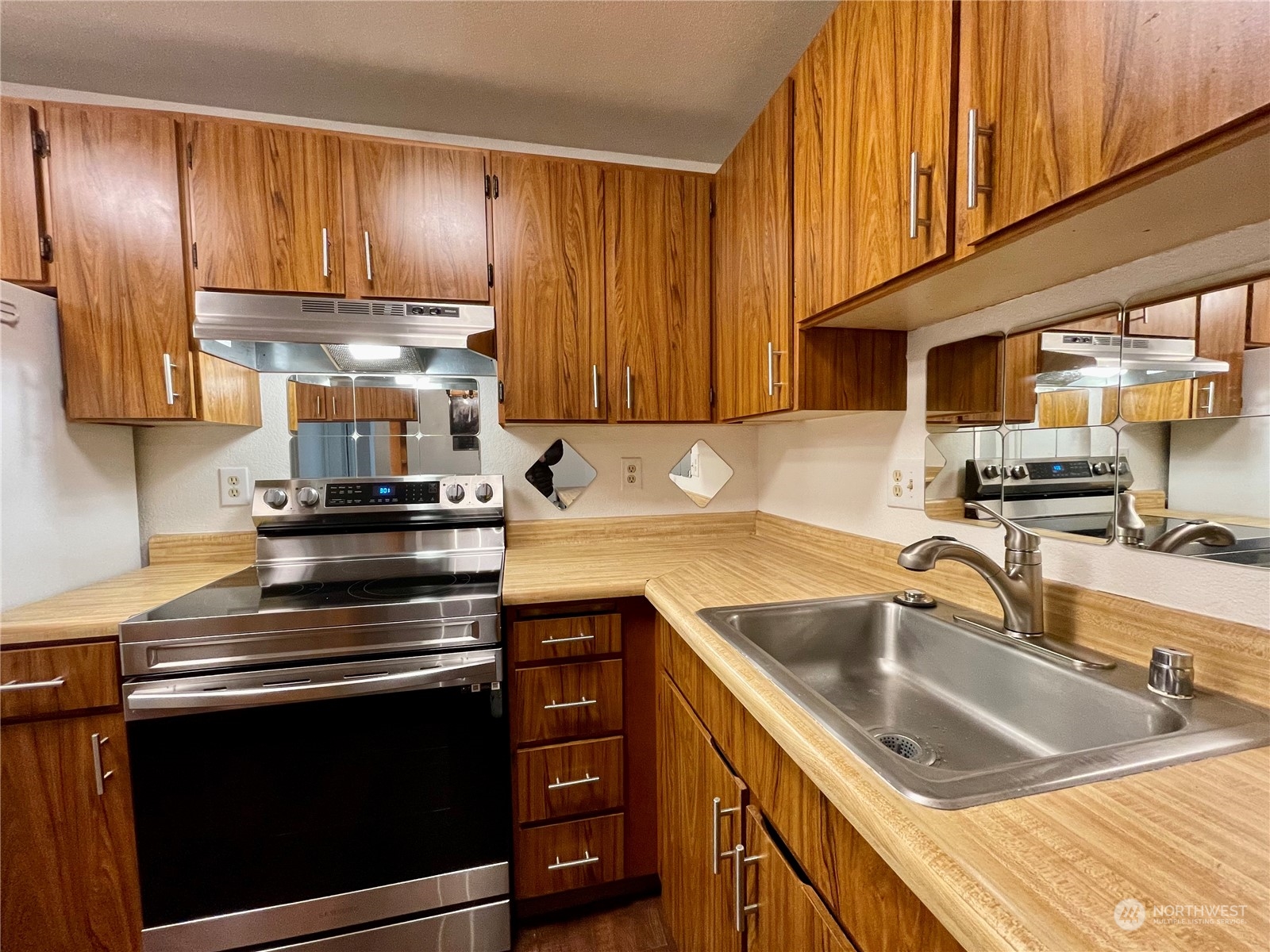 1150 Sunset Boulevard Northeast, Unit 323 Renton, WA 98056 - Photo 4 of 13 Gallery Image 4