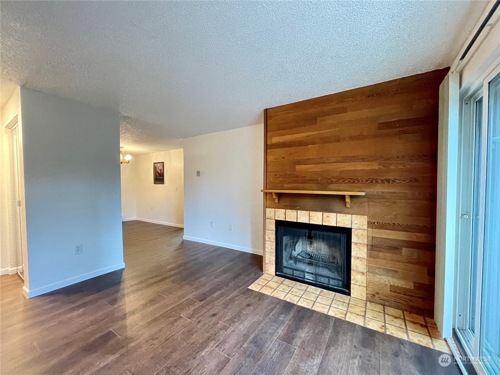 1150 Sunset Boulevard Northeast, Unit 323 Renton, WA 98056 - Photo 5 of 13 Gallery Image 5