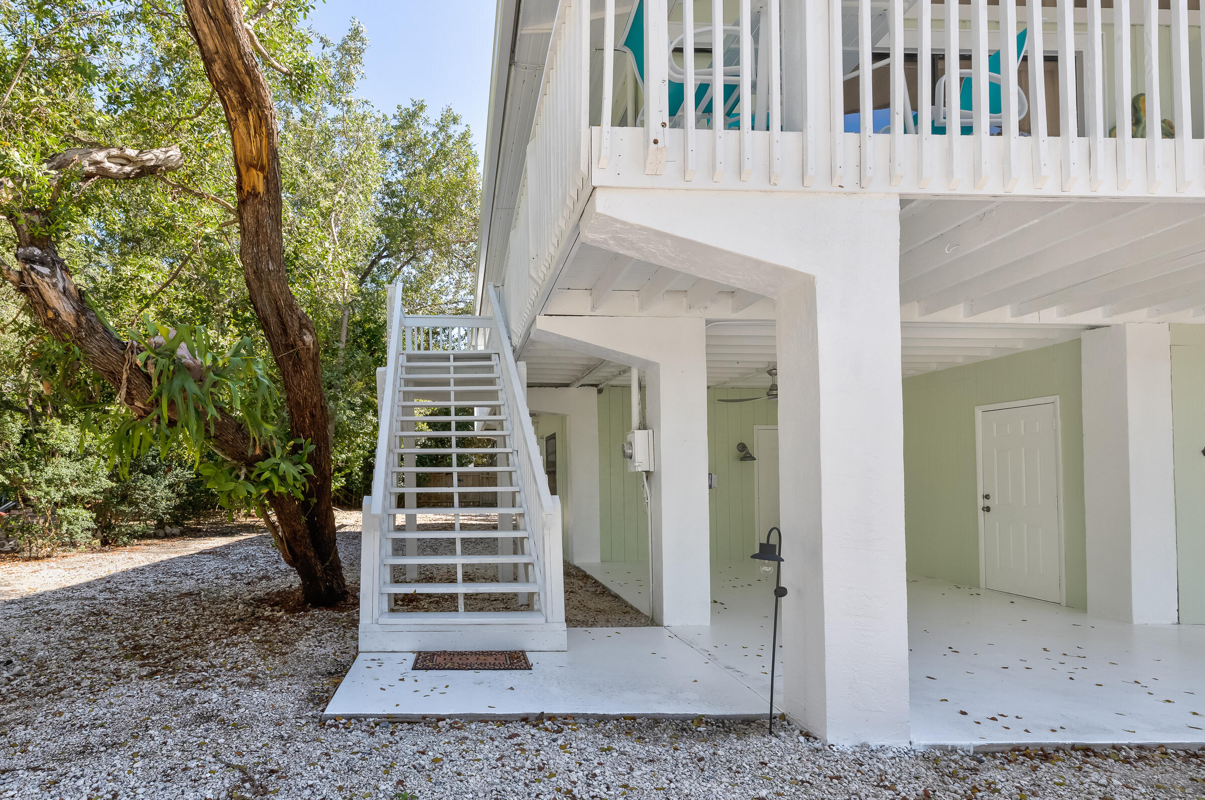 15 Sunset Road Key Largo, FL 33037 - Photo 42 of 58 front view of a house with a door