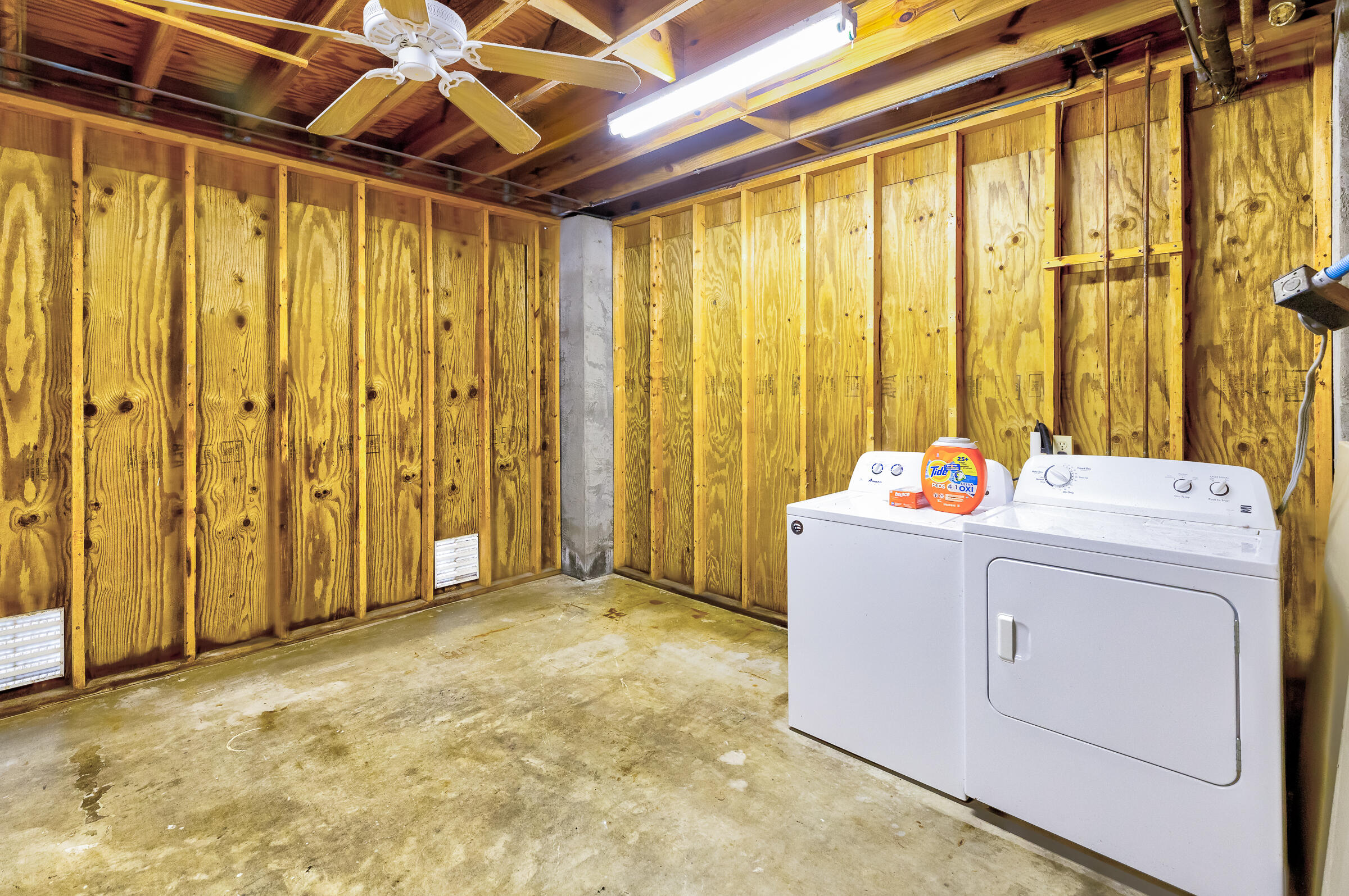 15 Sunset Road Key Largo, FL 33037 - Photo 54 of 58 a storage room with washer and dryer