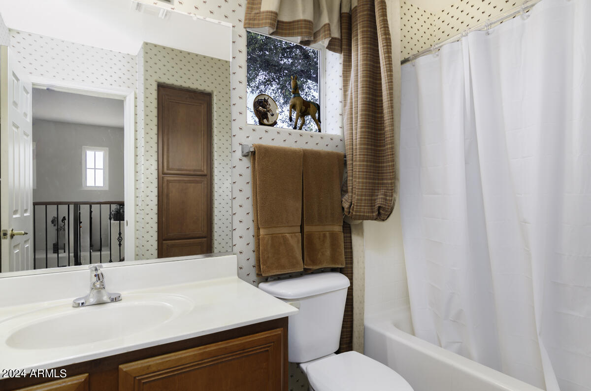 1759 South Rome Street Gilbert, AZ 85295 - Photo 18 of 32 guest bath