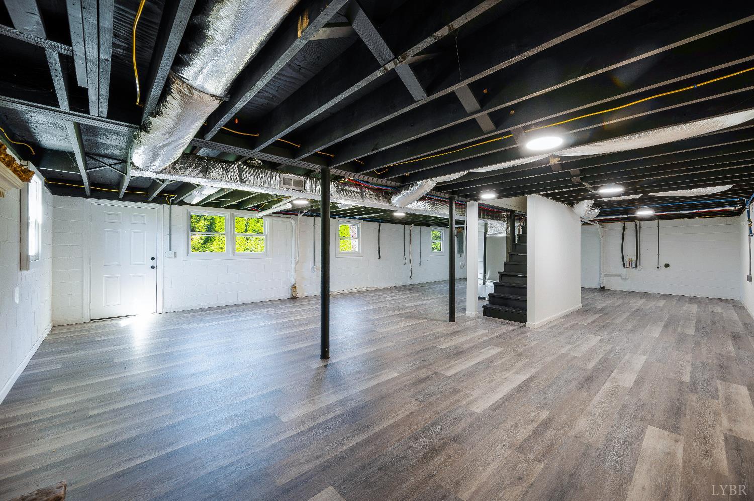 333 North Main Street Amherst, VA 24521 - Photo 31 of 56 a view of an empty room