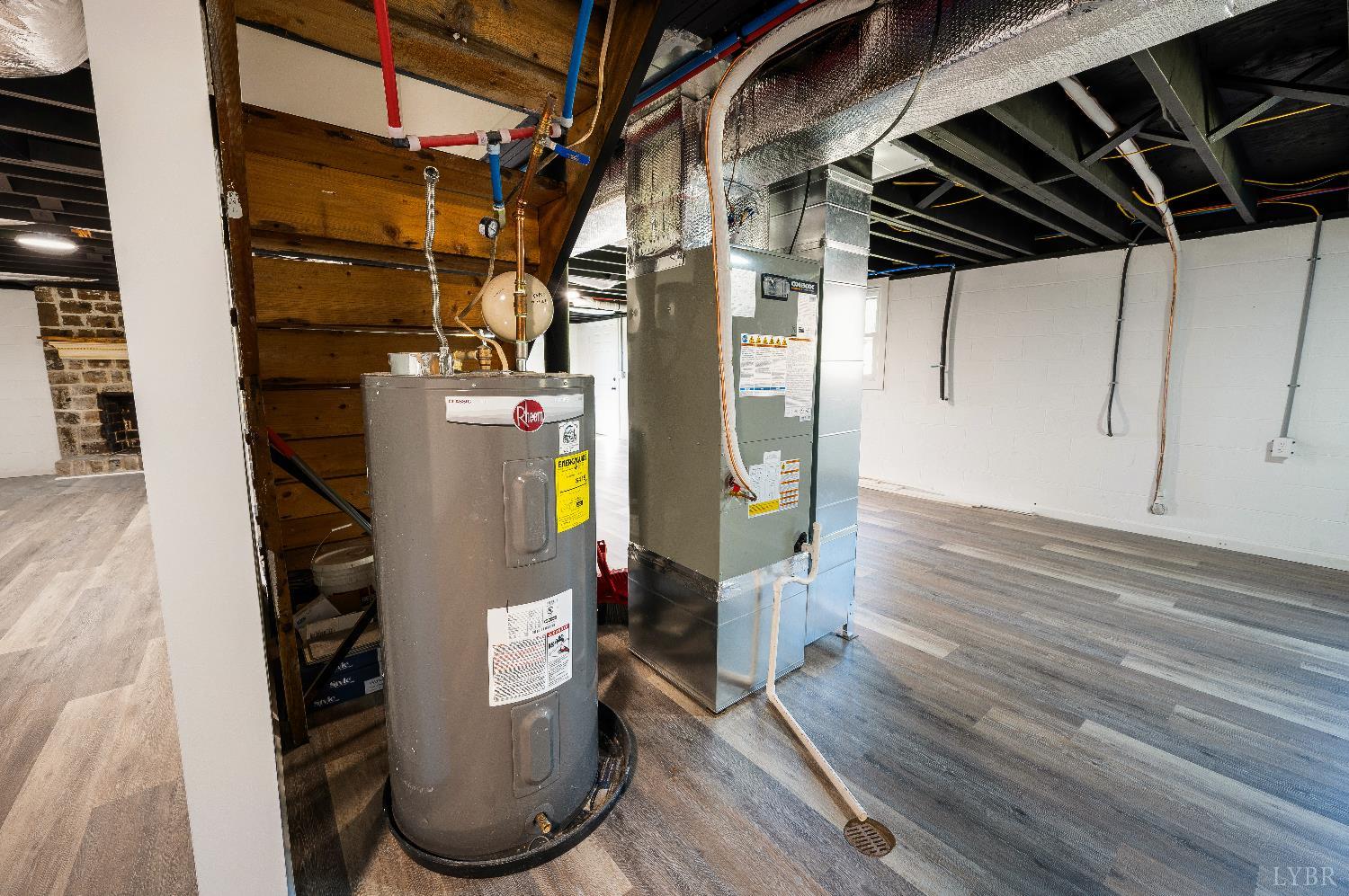 333 North Main Street Amherst, VA 24521 - Photo 33 of 56 a view of water heater room