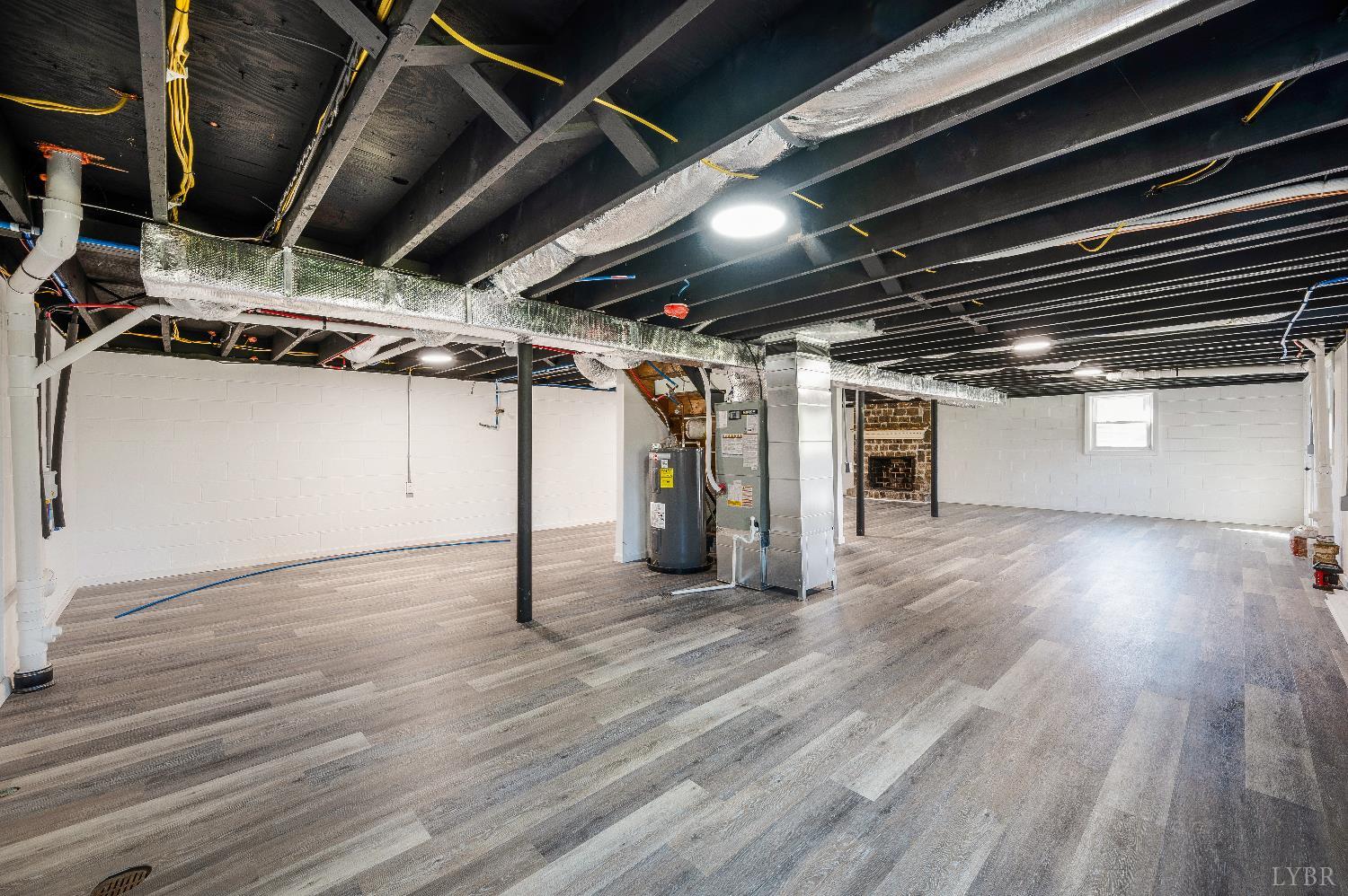 333 North Main Street Amherst, VA 24521 - Photo 34 of 56 a view of a garage