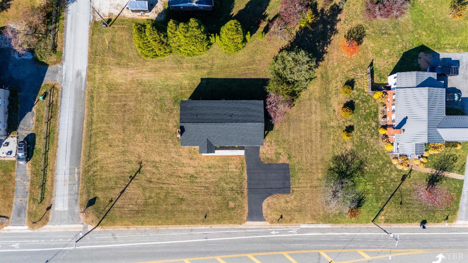 333 North Main Street Amherst, VA 24521 - Photo 47 of 56 front view of a brick house