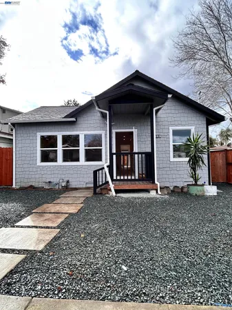 $2,700 | 213 East Ruby Street, Oakley, CA 94561