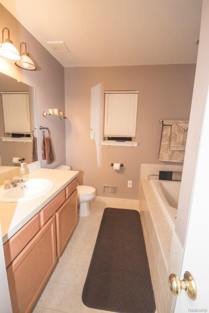 7770 Hough Road Almont, MI 48003 - Photo 38 of 47 MBath.jpg