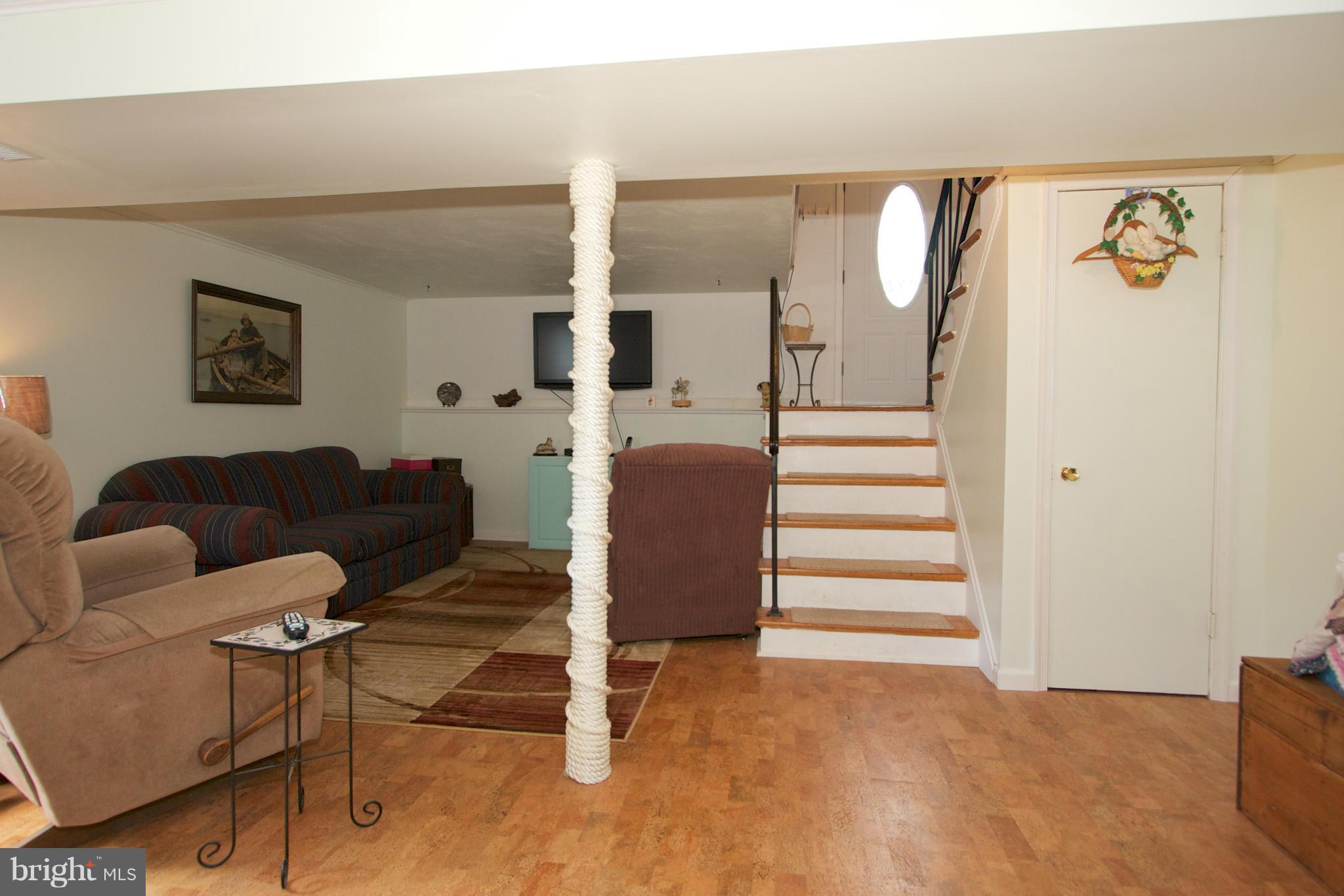 622 Banyan Road Edgewood, MD 21040 - Photo 19 of 27 Family Room