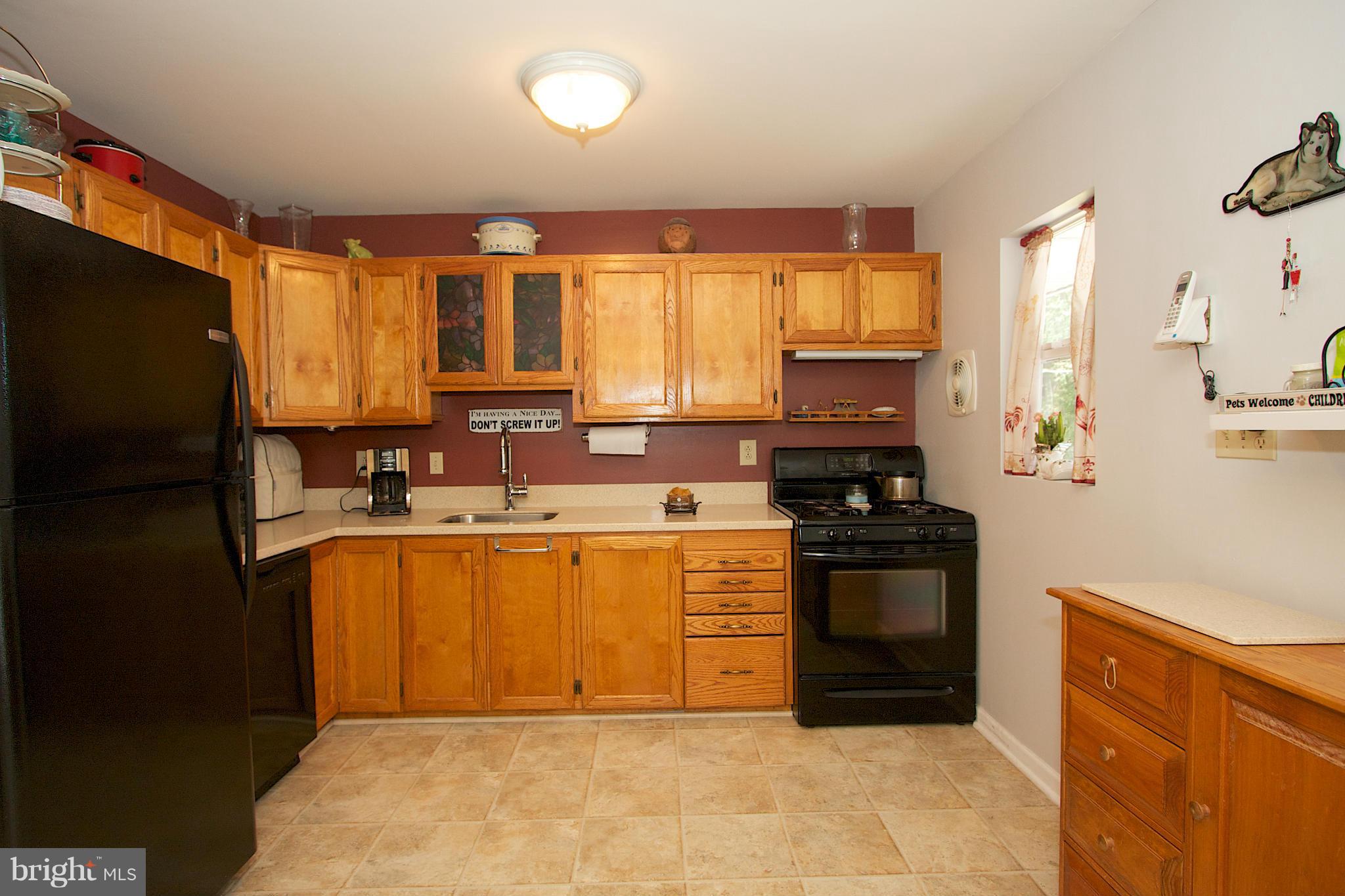 622 Banyan Road Edgewood, MD 21040 - Photo 9 of 27 Kitchen