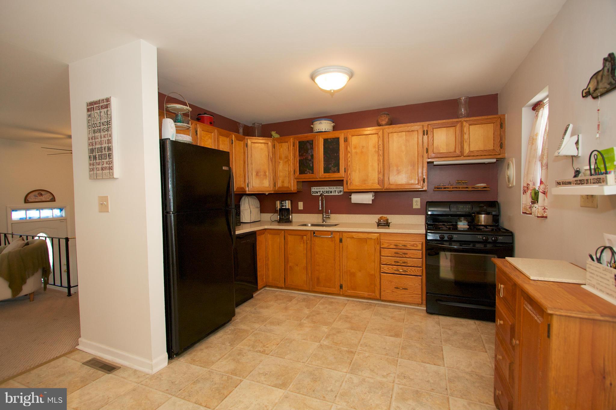 622 Banyan Road Edgewood, MD 21040 - Photo 10 of 27 Kitchen