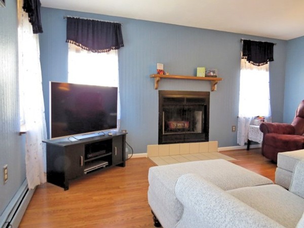 21 Brandon Road Haverhill, MA 01832 - Photo 5 of 25 Gallery Image 5