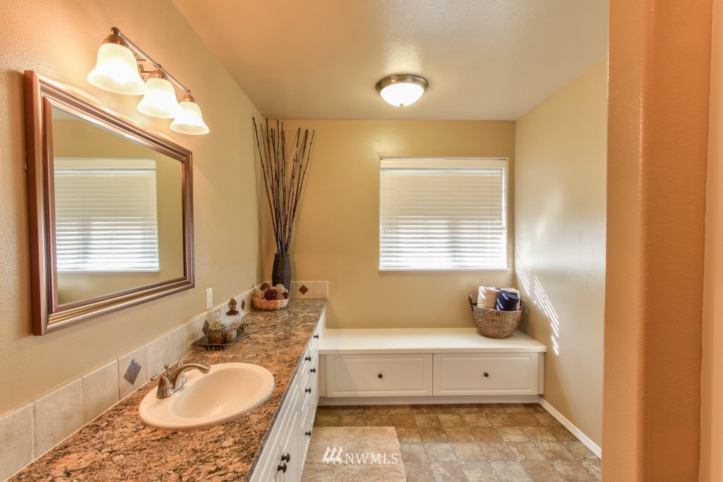 14106 Avon Allen Road Mount Vernon, WA 98273 - Photo 14 of 25