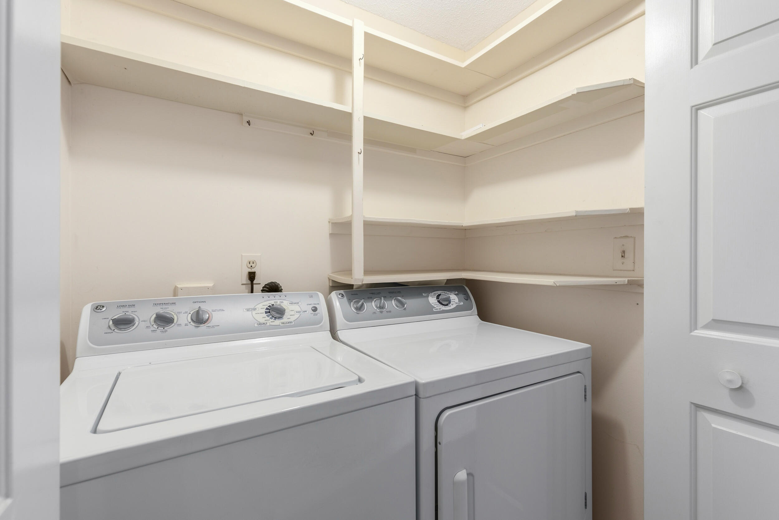 13 Colonial Way, Unit 13 Auburn, ME 04210 - Photo 16 of 24 Laundry