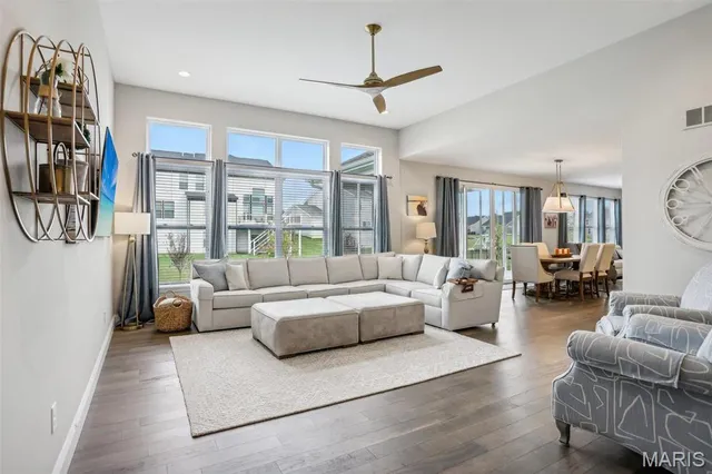 $859,900 | 322 Royal Dornoch Court, Dardenne Prairie, MO 63368