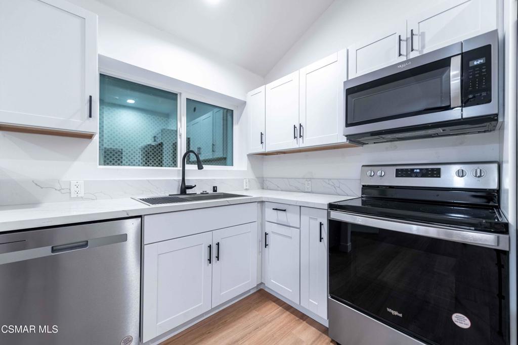 2642 Blue Ridge Circle, Unit 2644 Simi Valley, CA 93065 - Photo 6 of 11