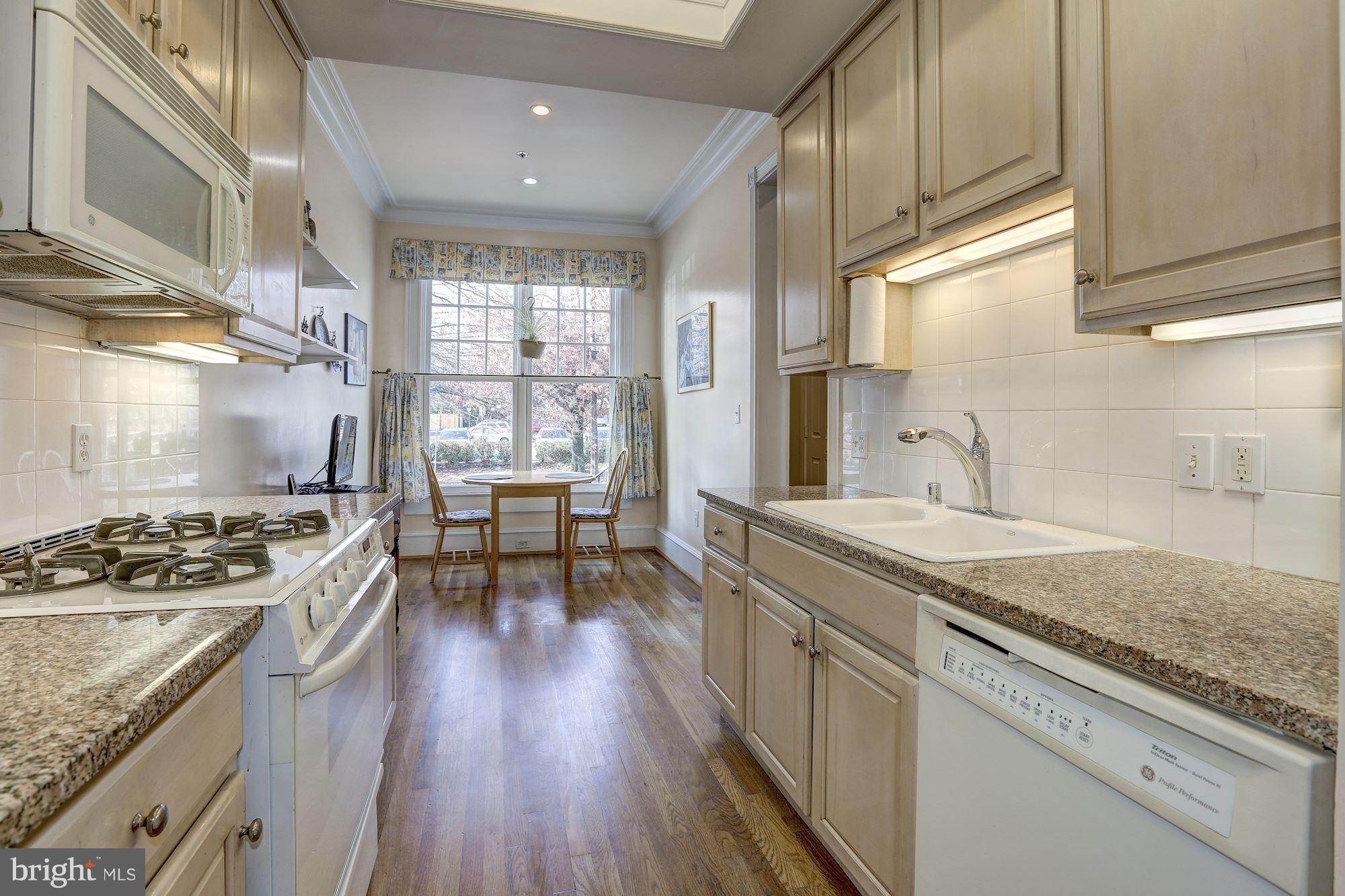 7463 Arlington Road Bethesda, MD 20814 - Photo 6 of 30 Kitchen