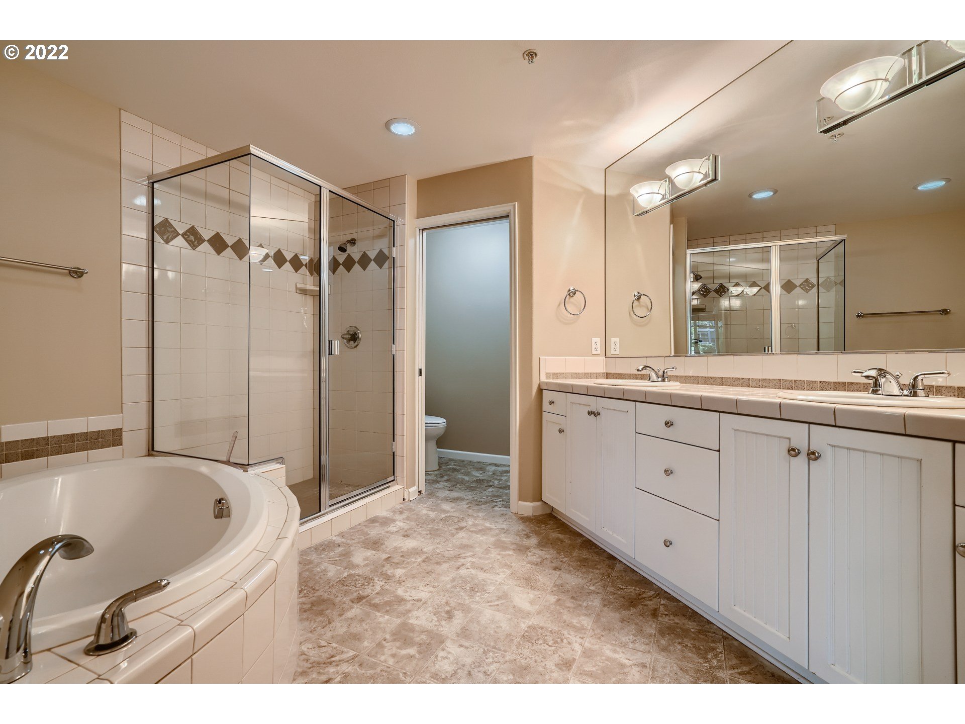 4873 Northwest Promenade Terrace, Unit 121 Portland, OR 97229 - Photo 14 of 31 Gallery Image 14