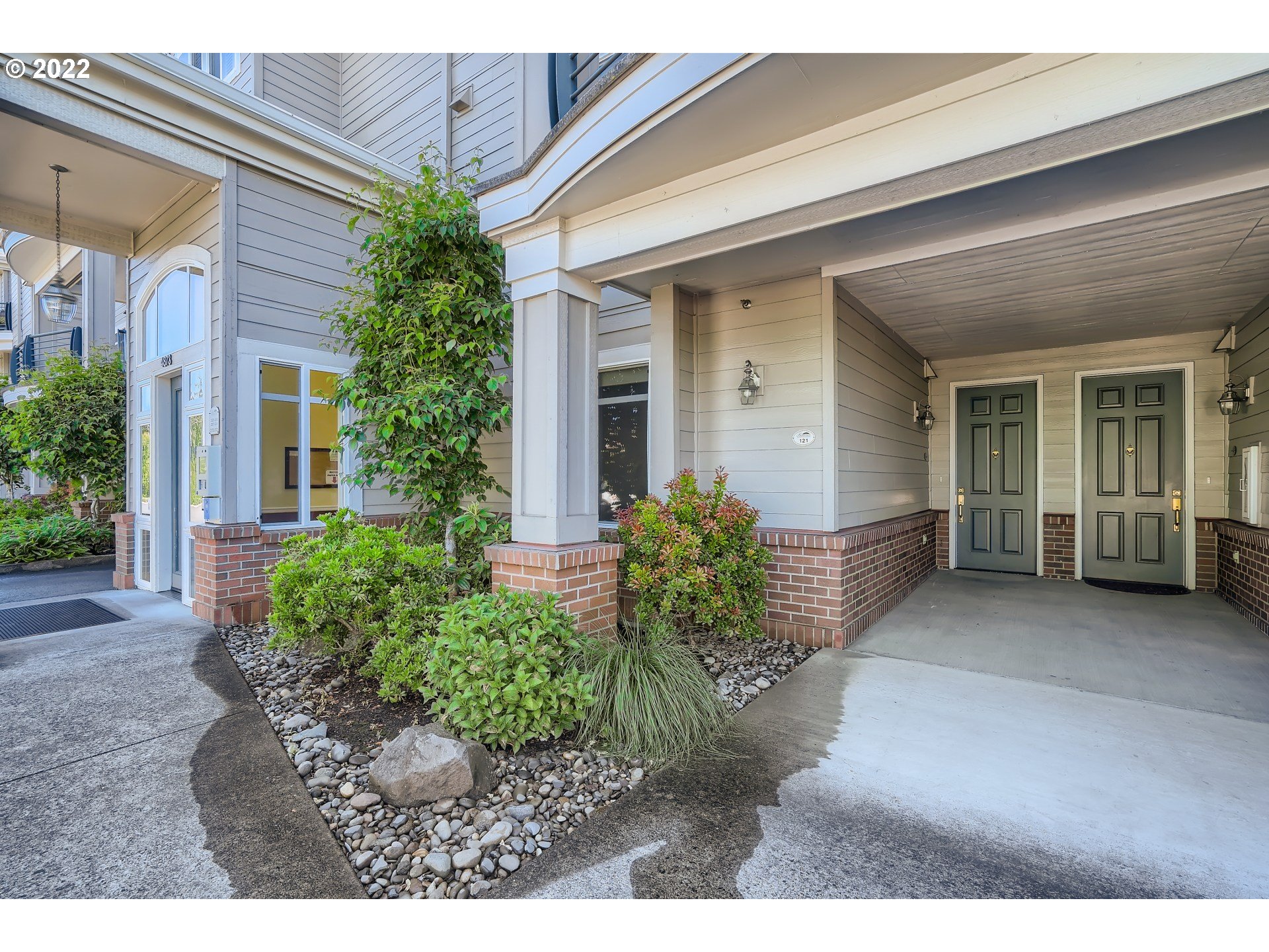 4873 Northwest Promenade Terrace, Unit 121 Portland, OR 97229 - Photo 3 of 31 Gallery Image 3