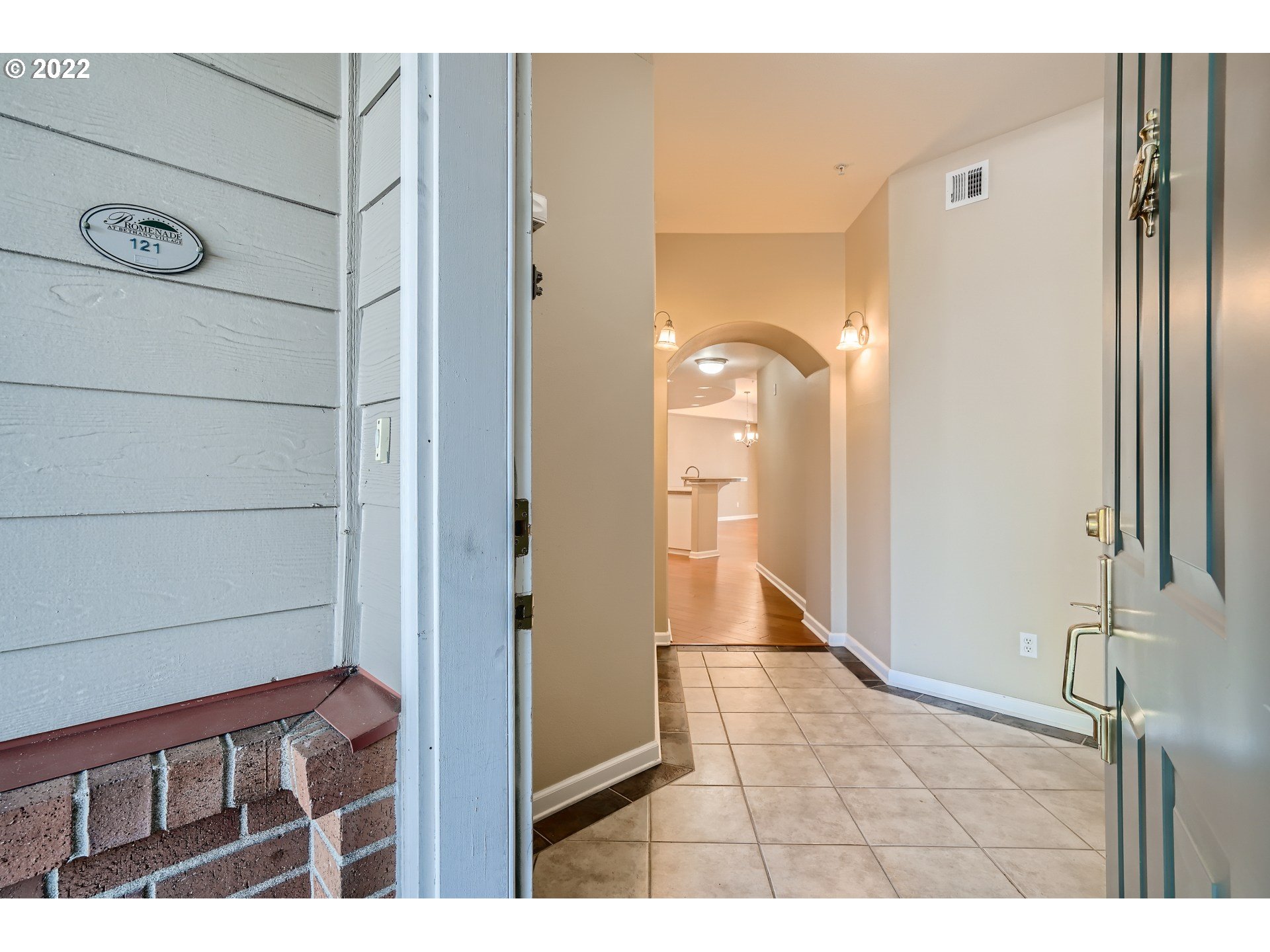 4873 Northwest Promenade Terrace, Unit 121 Portland, OR 97229 - Photo 4 of 31 Gallery Image 4